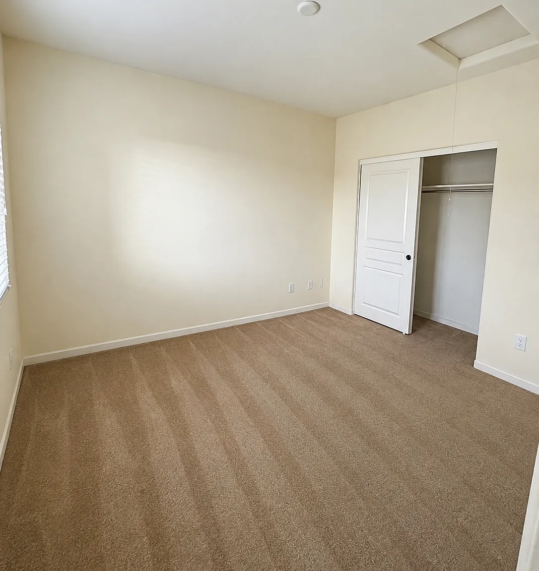 3 bed, 2.5 bath, 2128 sqft, $3,595 — Photo 4