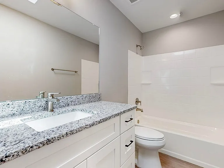 4547 Villa Loma Ln NE — Photo 30