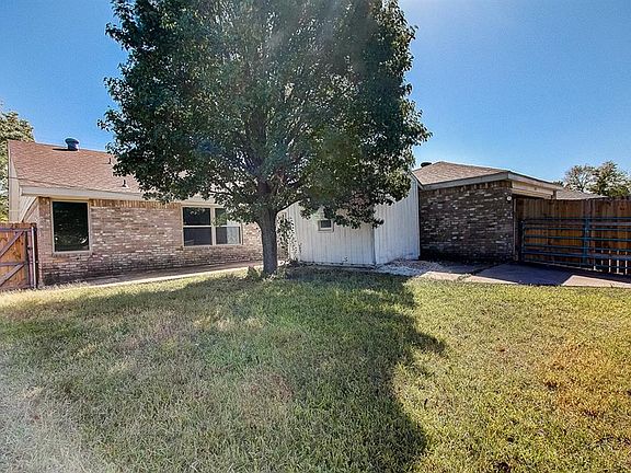 5th image of 1525 Oxford Pl
