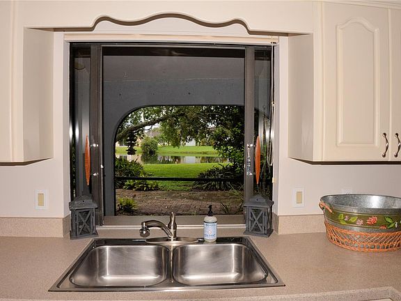 4th image of 140 Hourglass Dr