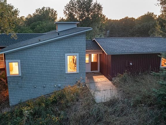 4th image of 6 Robb Farm Rd