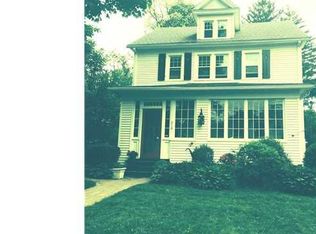 210 Quaker Ln N, West Hartford, CT 06119