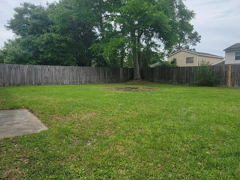 We Told You...Huge Fenced in Backyard