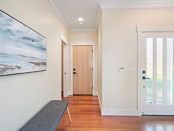 3rd image of 355 1st Ave