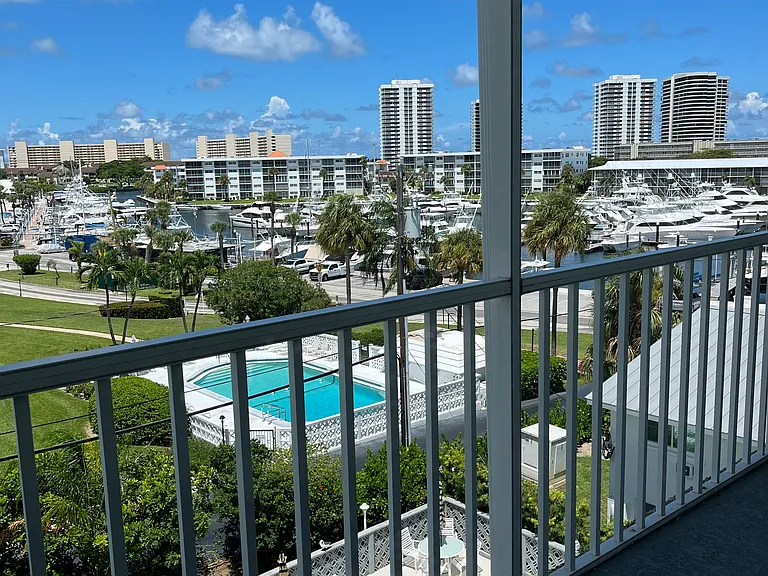 155 Yacht Club Dr #408 — Photo 2