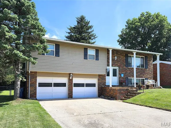 208 Rosemary Dr, Collinsville, IL 62234