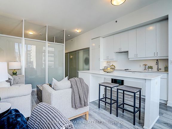 3rd image of 426 University Ave #2009
