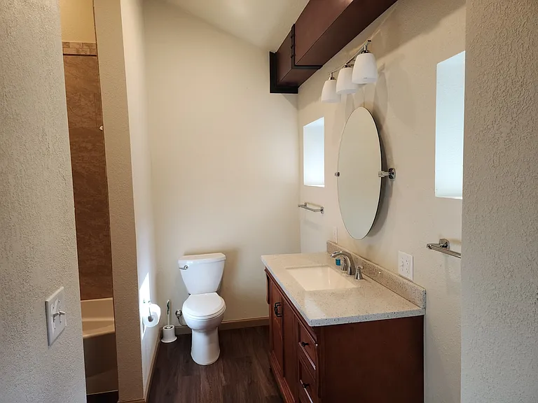 Walk through bathrooom