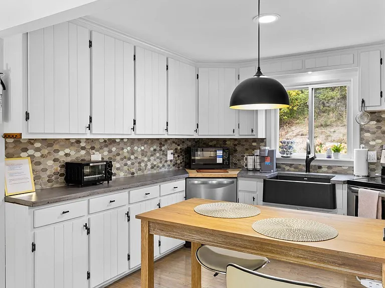 6 Harbour Ln — Photo 25