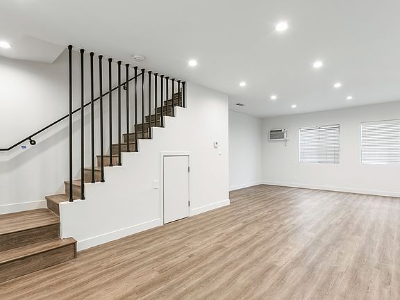 5th image of 4053 W 23rd St APT E