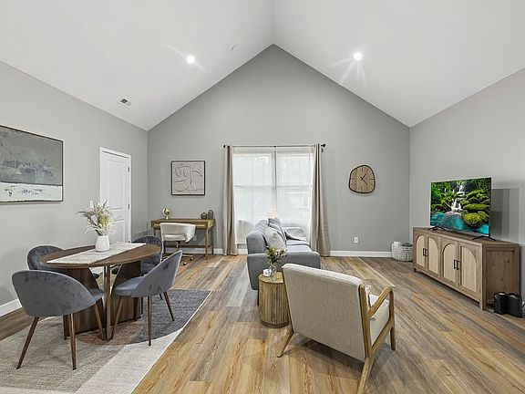 3rd image of 1137 W 21st St #2