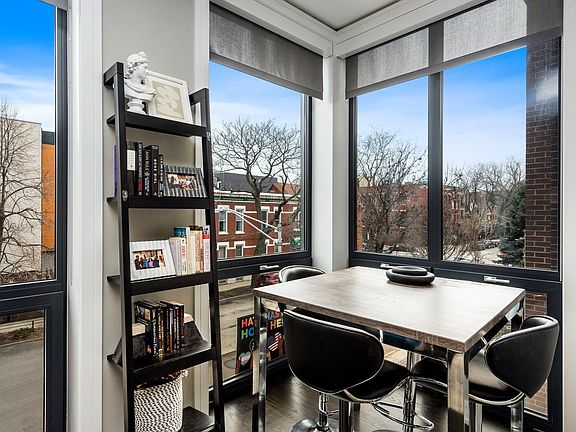 4th image of 912 N Wolcott Ave #2