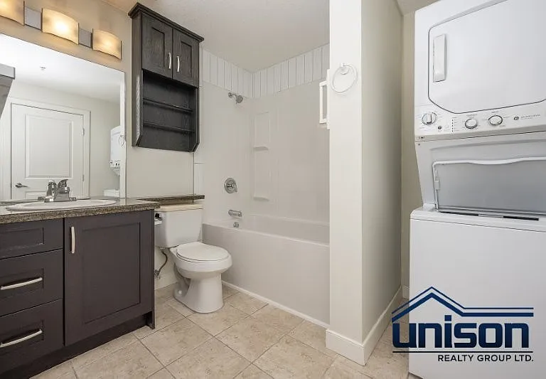 328 S 21st Ave SW #404 — Photo 16