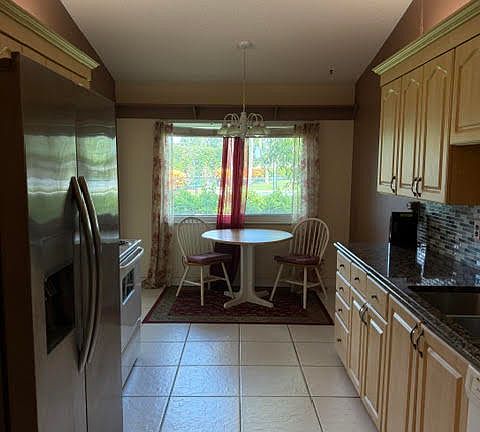 5th image of 728 Lago Rd