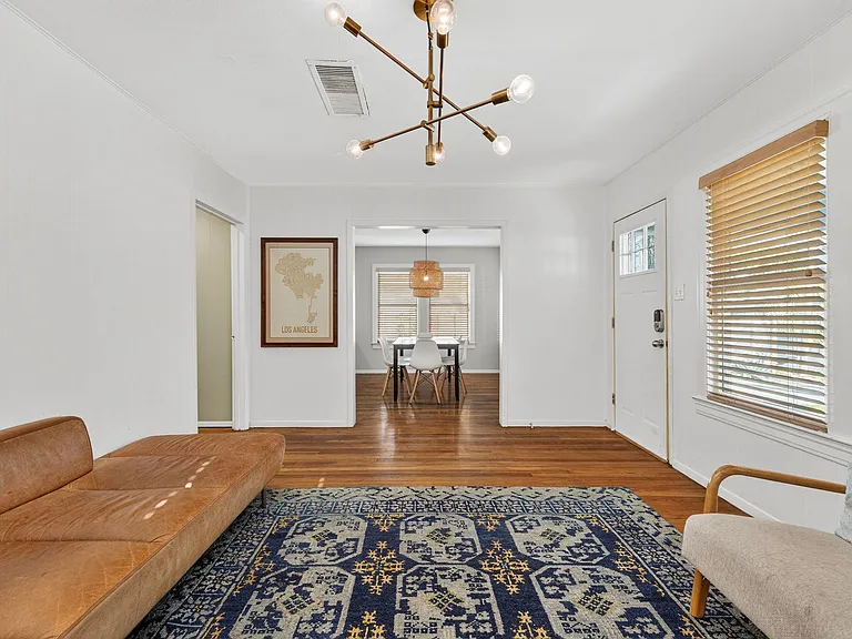 609 Fletcher St — Photo 4