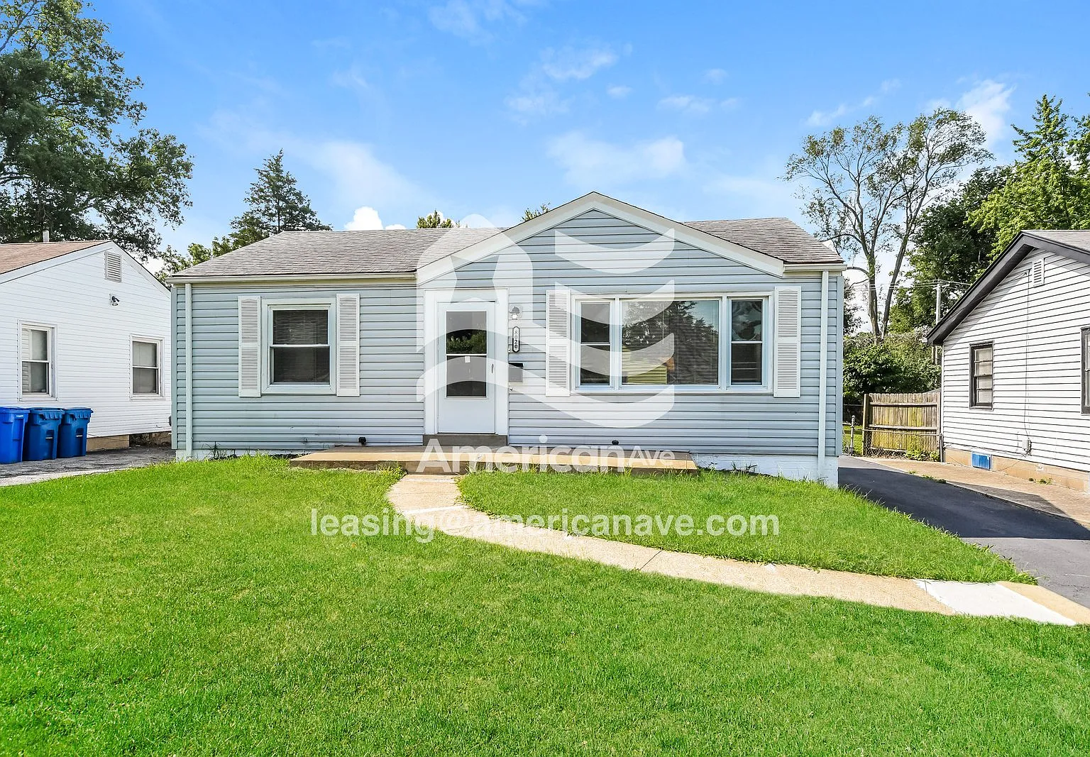 3 bed, 1.0 bath, 816 sqft, $1,155 — Photo 1