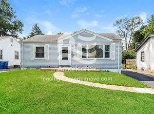 8020 Blueberry Ln, Saint Louis, MO 63134