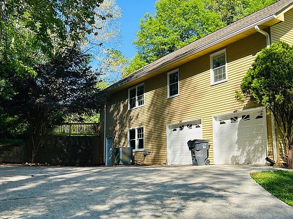 5th image of 2131 Perrin Dr