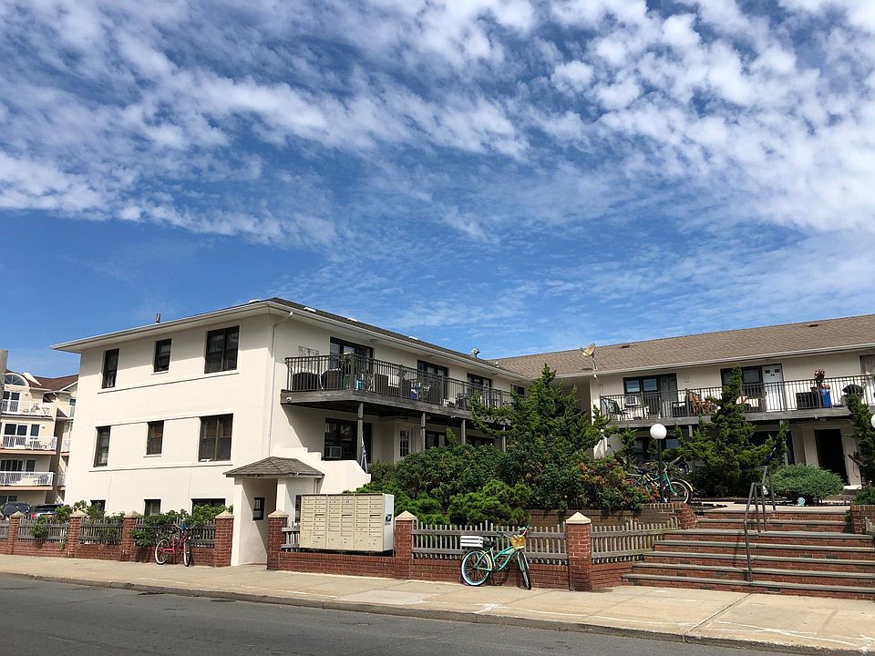 1st image of 65 W Broadway APT 12G