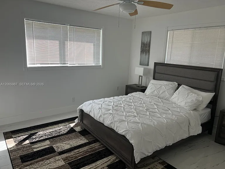 1112 N 13th Ave — Photo 16