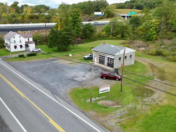 435 S Breezewood Rd, Breezewood, PA 15533