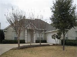 1st image of 200 Parkview Dr