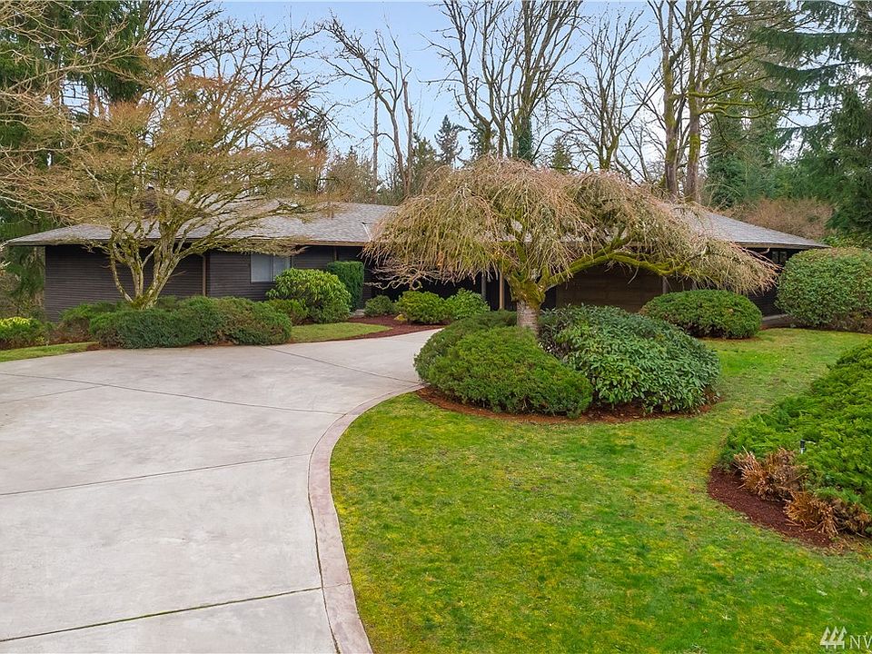 1st image of 8429 SE 34th Pl