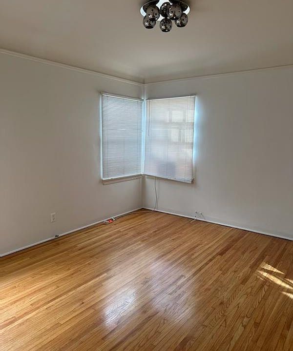 2nd image of 606 N Genesee Ave