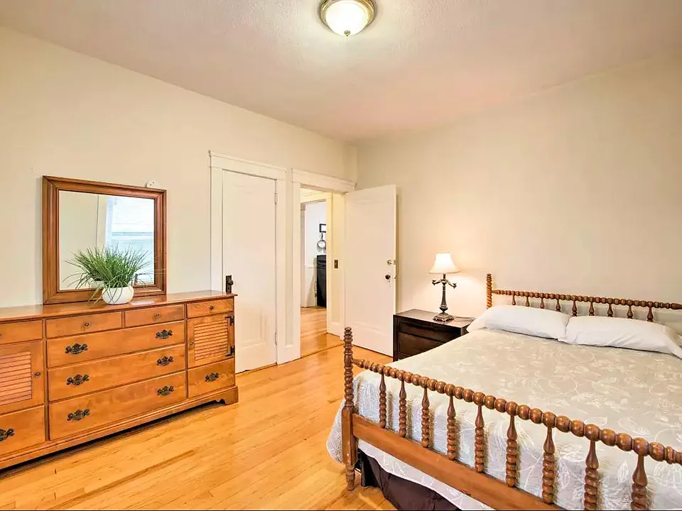 34 Pembroke Ave #34
