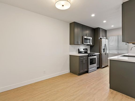 3rd image of 3314 Mentone Ave APT 3