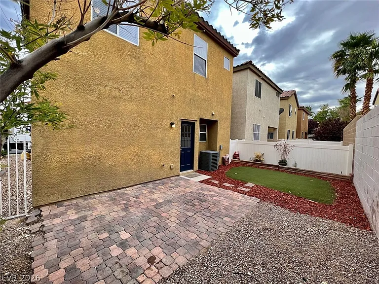 8123 Serene Isle Ct — Photo 14