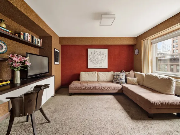 315 East 69th Street image 4 of 8