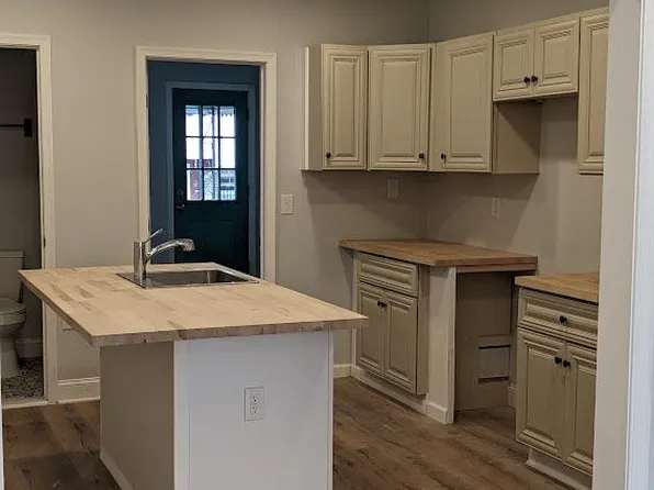 2715 Mura St, Baltimore, MD 21213