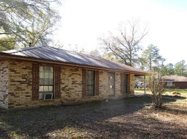 137 White Rd, Oakdale, LA 71463