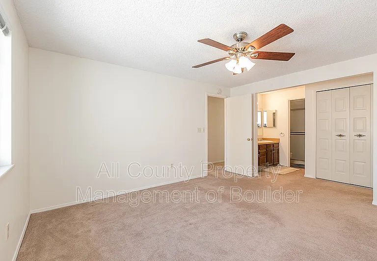 3839 Paseo Del Prado — Photo 11