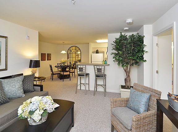 4th image of 1 Gatehouse Dr #321