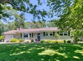 16 Sanderling Ln, East Quogue, NY 11942