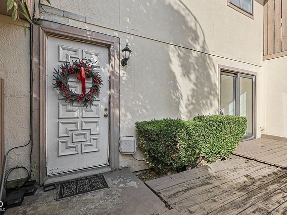 5th image of 2805 Del Prado Dr