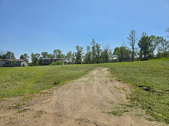 3rd image of 18589 Jarrett Dr