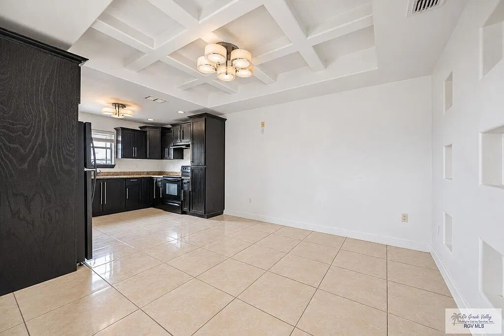 3 bed, 2.0 bath, 1563 sqft, $2,000 — Photo 4