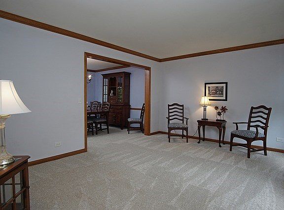 3rd image of 2540 Doncaster Dr