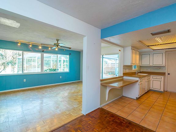 4th image of 3369 Mayflower St