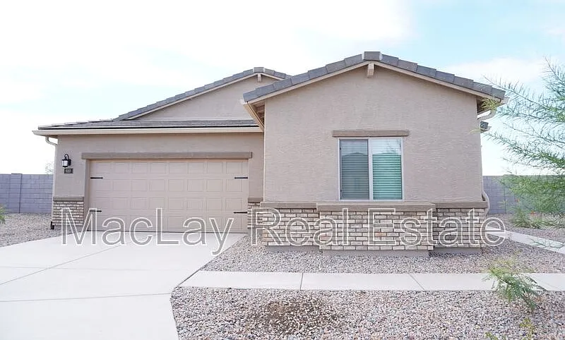 5 bed, 2.0 bath, 2143 sqft, $1,750 — Photo 1