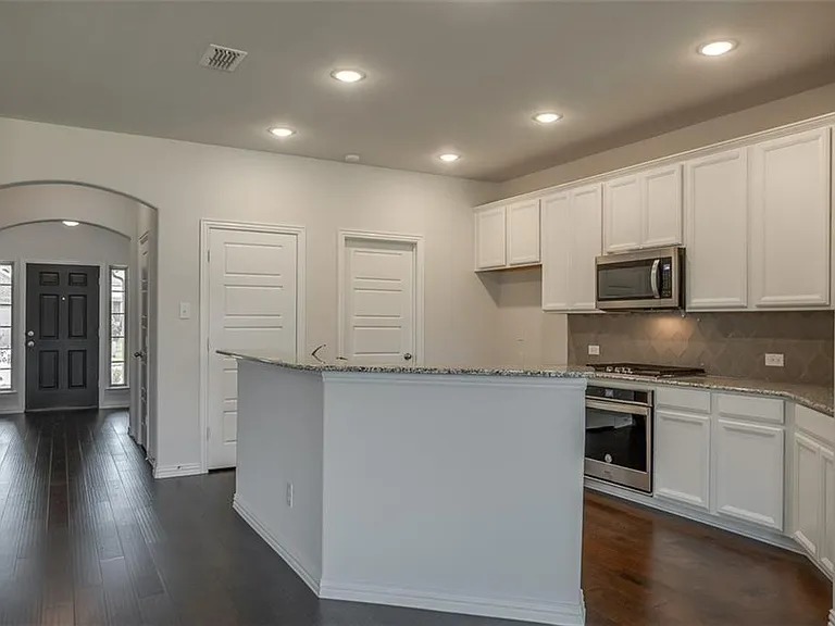 1829 Meadow Trail Ln — Photo 2