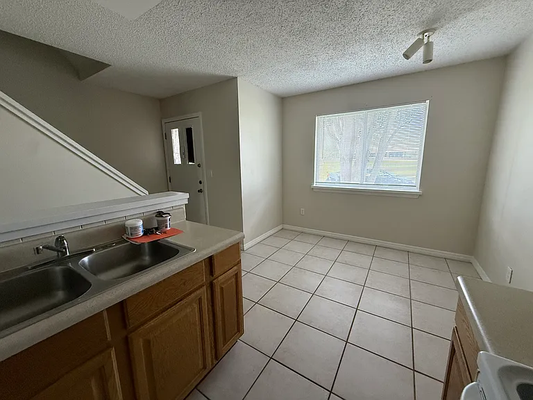 5550 Decatur St — Photo 5