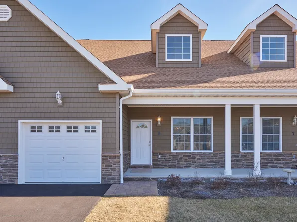 19 Green Tree Cir, Hazlet, NJ 07730