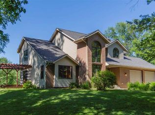 10275 Douglas Rd, Osceola, IN 46561