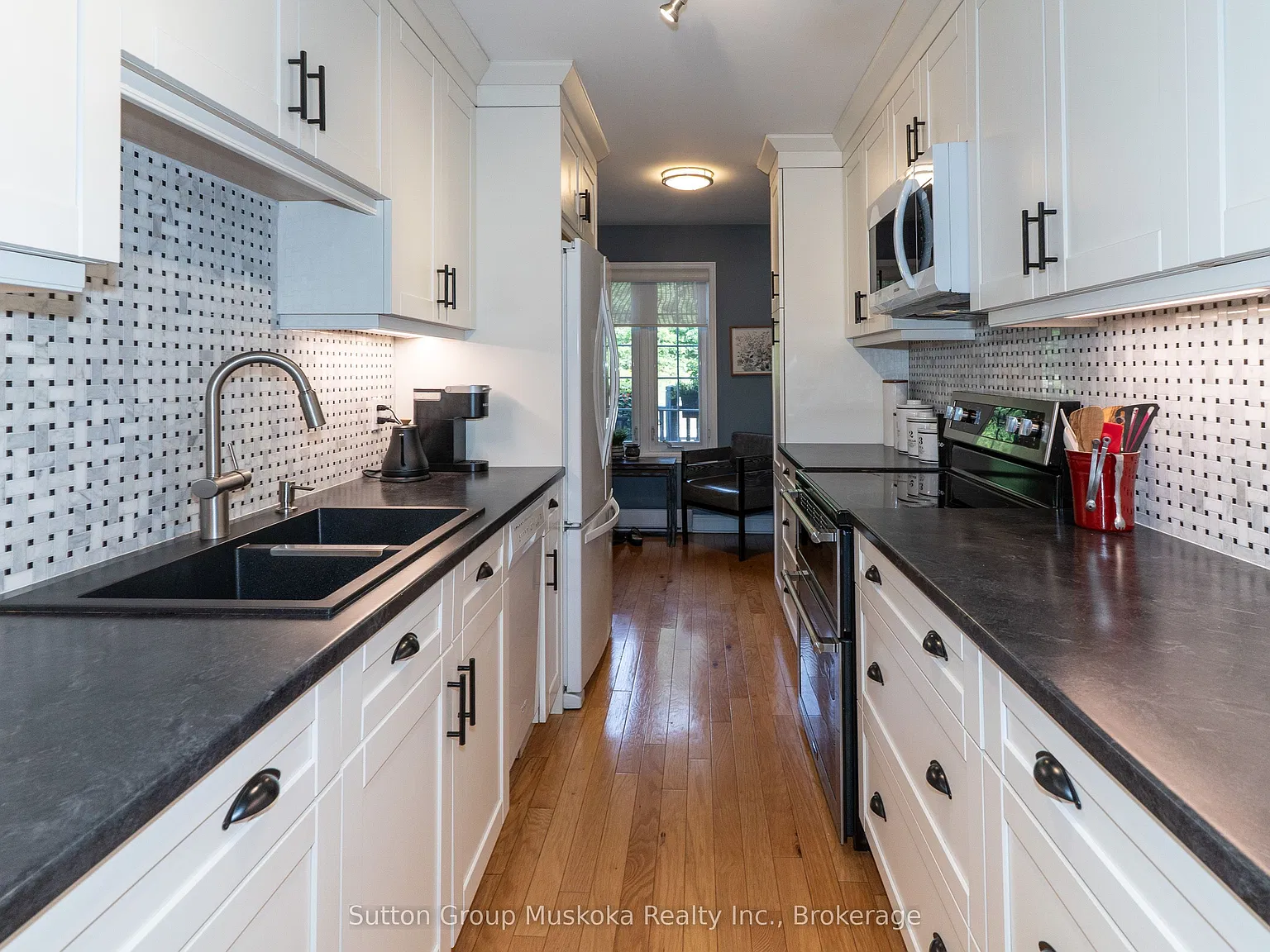 2 bed, $2,500 — Photo 4