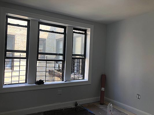 2nd image of 510 W 204th St #54