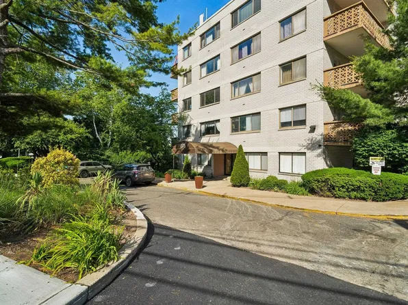 1375 River Rd #1A, Edgewater, NJ 07020